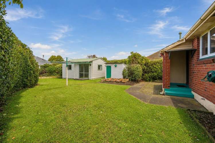 35 Columba Avenue Calton Hill_17