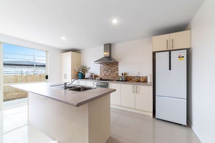 33 Masons Road Oteha_9