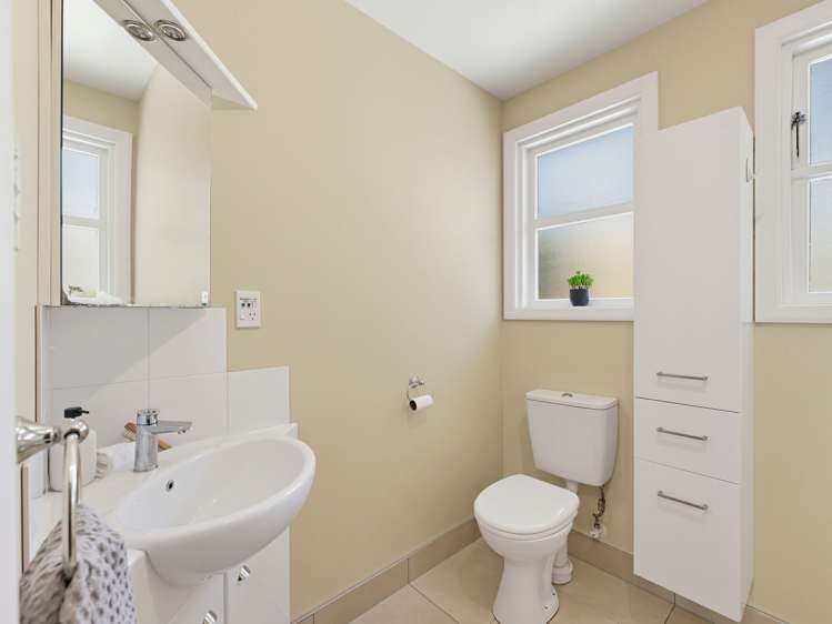 379 Ilam Road Bryndwr_19