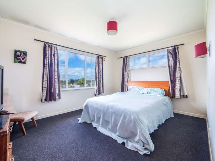 9 Tiroroa Avenue Te Atatu South_15