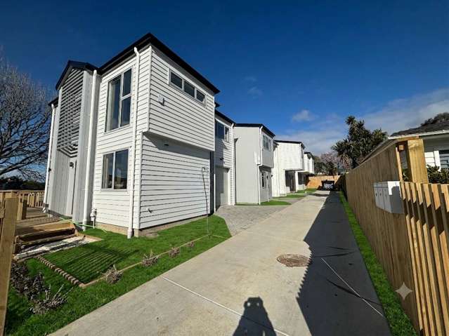 1/8 Imatra Place Sunnyhills_2