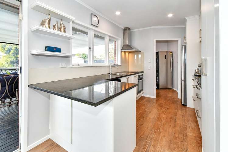 29 Halberg Street Papakura_11