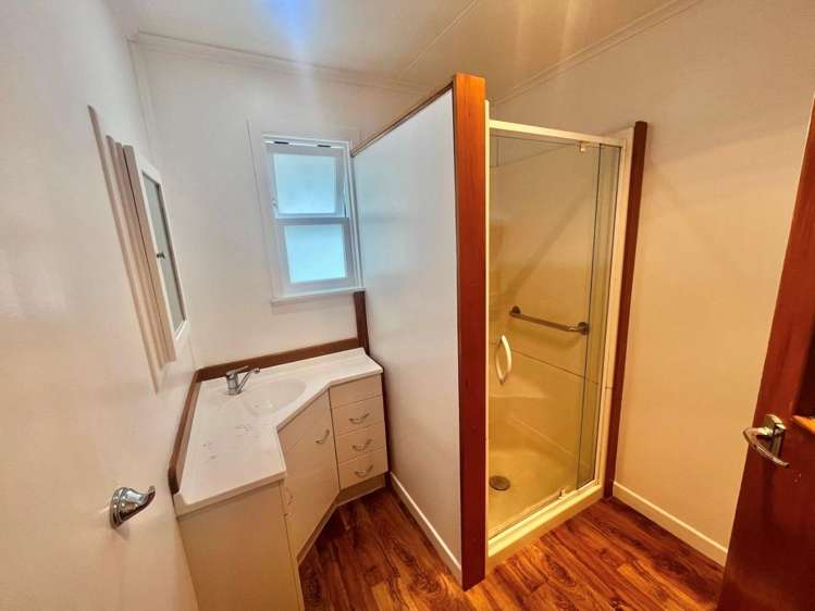 57 Beaubank Road Kelston_10