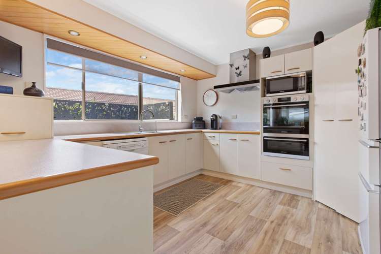 10 Barraud Place Pukehangi_11