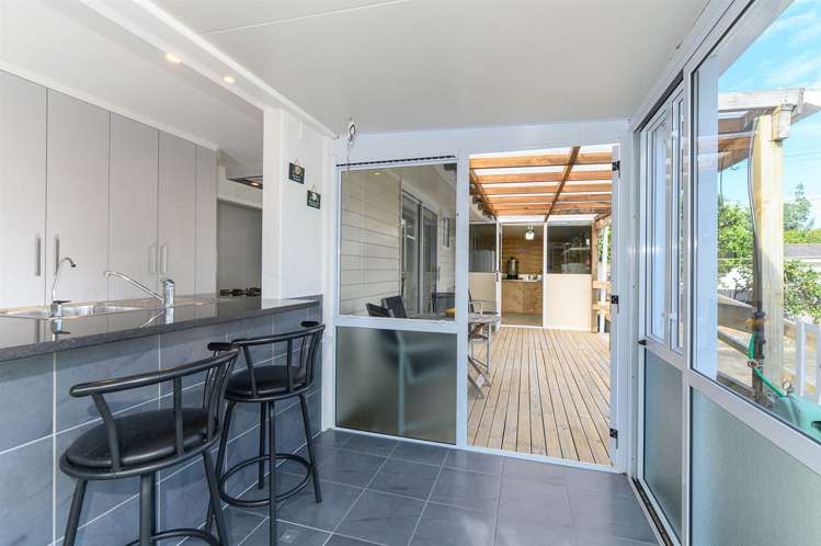 65 Beach Road Te Atatu Peninsula_5