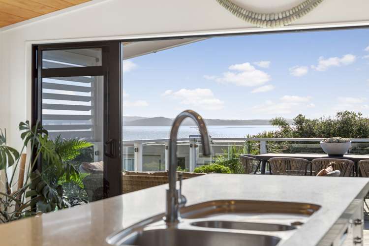 33 Pacific Parade Army Bay_5