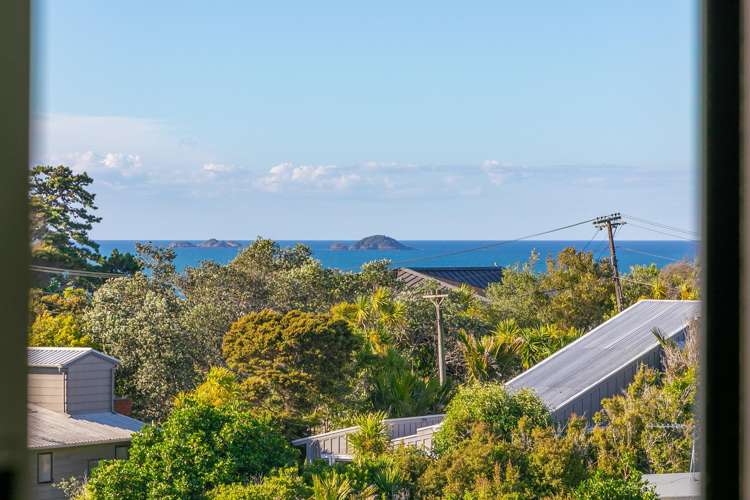 27 Queens Drive Oneroa_11