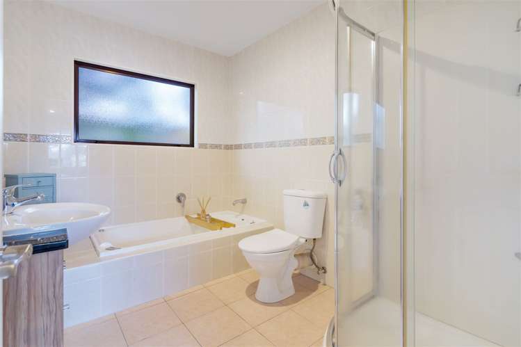 1a Simmental Crescent Somerville_32