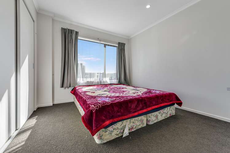 2/1 Vialou Street Hamilton Central_11