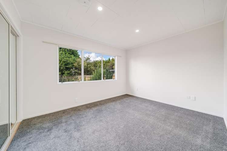 2A Netherlands Avenue Kelston_9