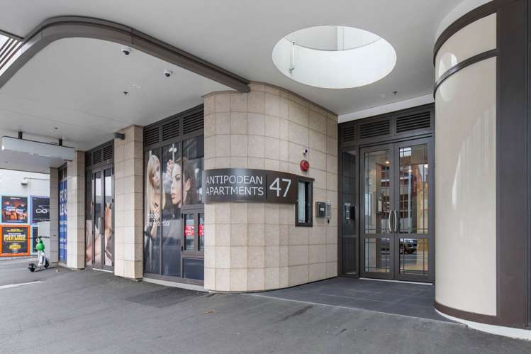 1105/47 Beach Road City Centre_16