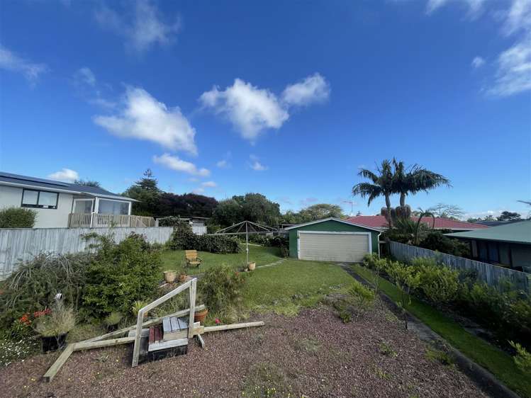 90 Roberts Road Te Atatu South_14