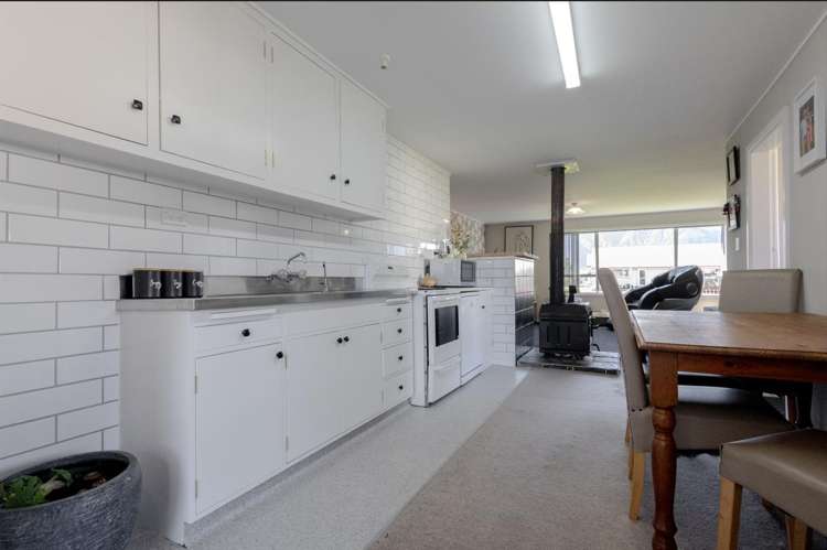 69 Main Road Whataroa_7