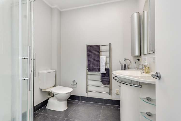 18b Lake Crescent Hamilton Lake_35