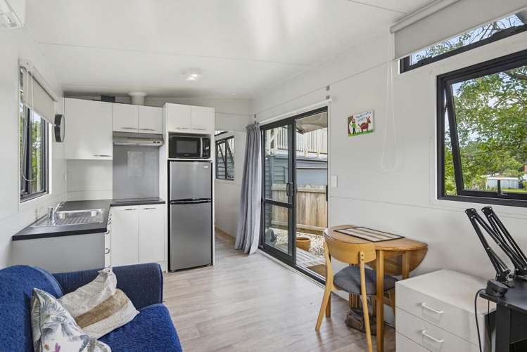 10 Arataki Grove Waitarere Beach_17