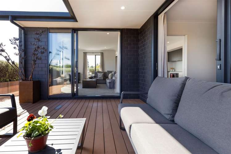 37 Birchwood Avenue Burleigh_2