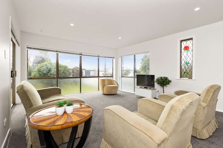 3 Warwick Crescent Taradale_8