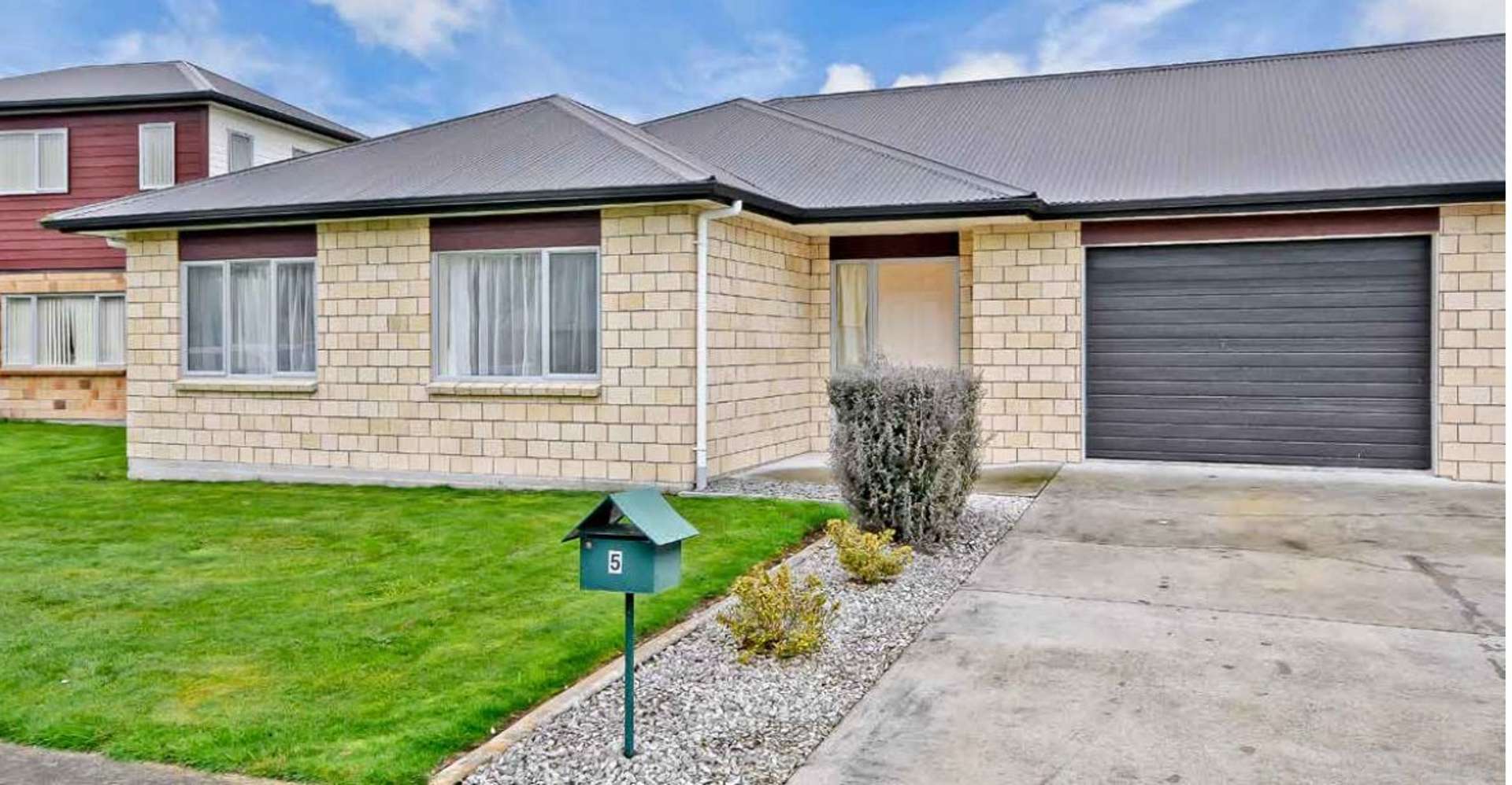 5 Rene Way Huntington_0