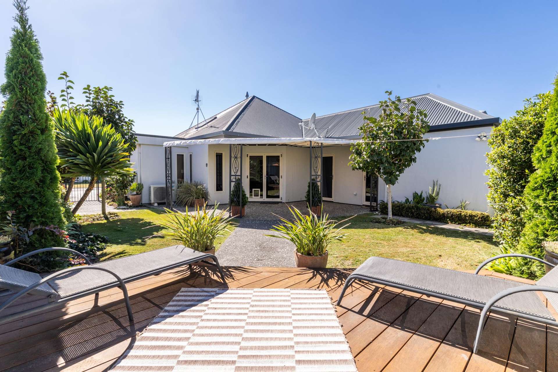 2 Queens Walk Taradale_0