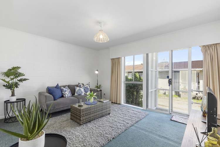 2/14 Jillet Street Titahi Bay_6