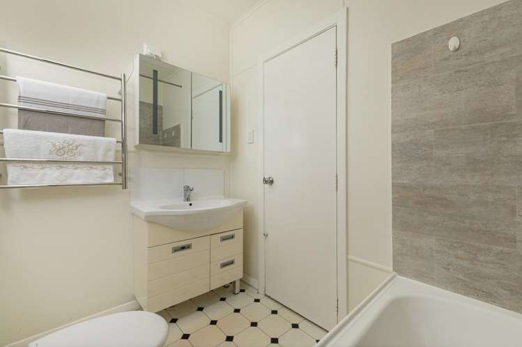 110 Lake Road Belmont_9