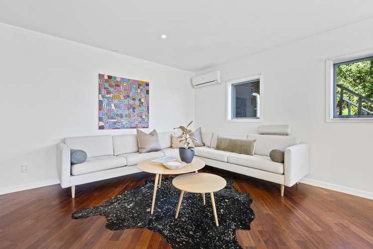 9 Inverell Way Seatoun_22