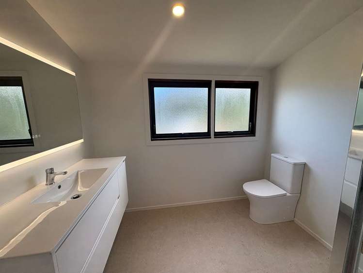 22 Percy Dyett Drive Karori_13