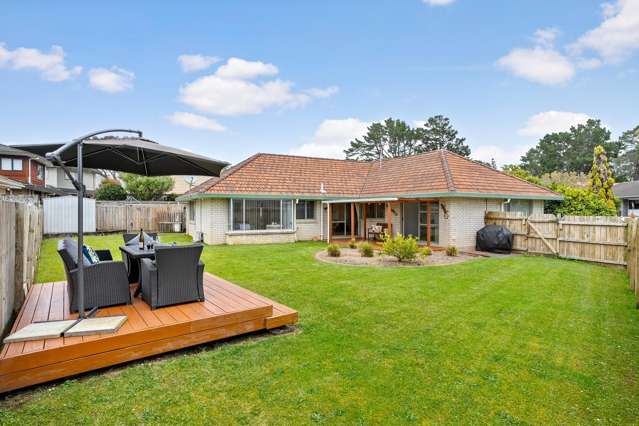 5 Bernie Edwards Place Botany Downs_2