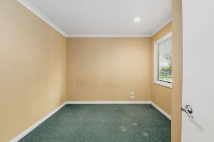 25 Dixon Road 2742_8