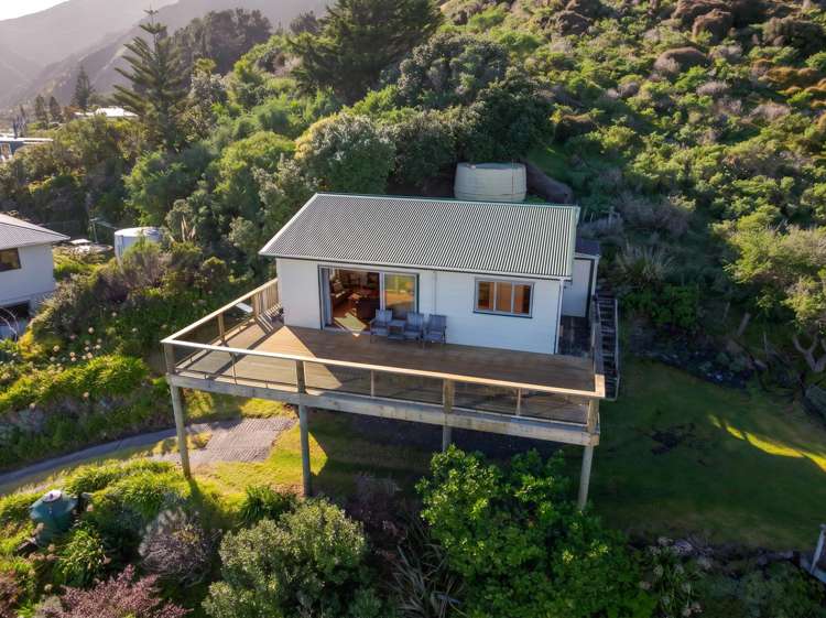 22 Seaview Avenue Cape Palliser_20