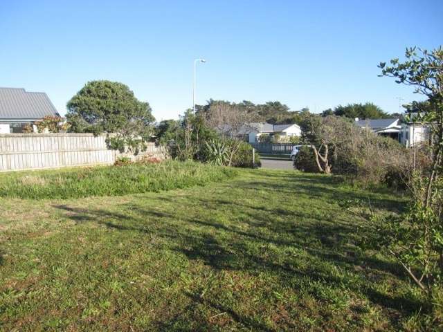 16 Karaka Street Otaki Beach_2