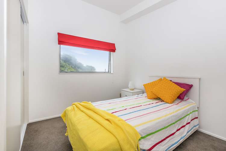 66 Saddleback Grove Karori_12