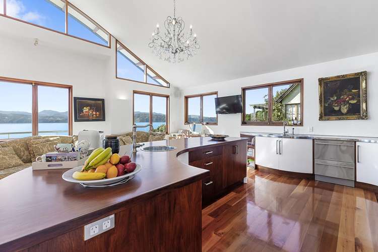 423 Karaka Bay Road Karaka Bays_8