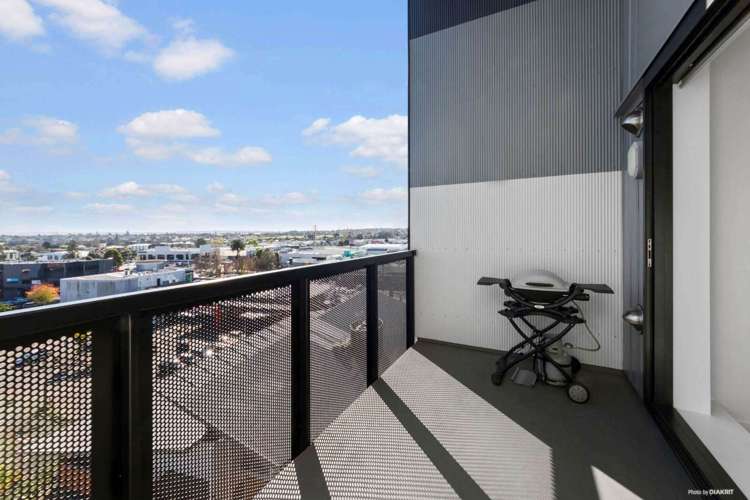 624/38 McCrae Way New Lynn_3