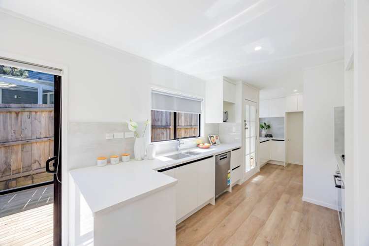 13 Cottam Grove Northcross_13