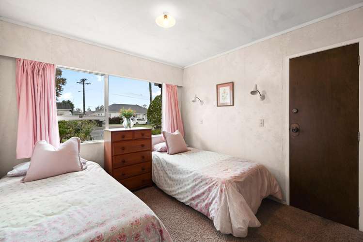 15 Bains Avenue Hamilton East_13
