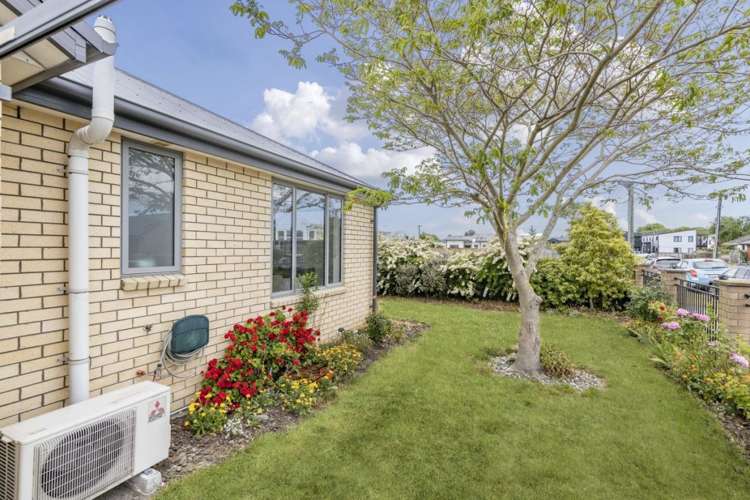 1/8 Evatt Street Bryndwr_17