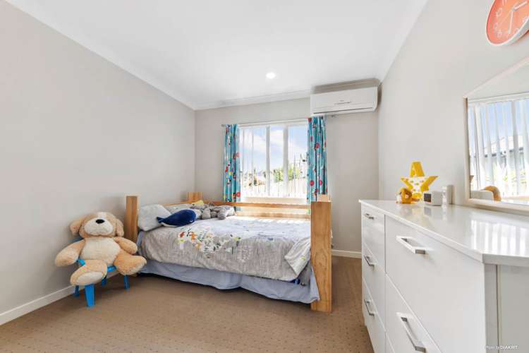 20 Aditi Close Massey_11