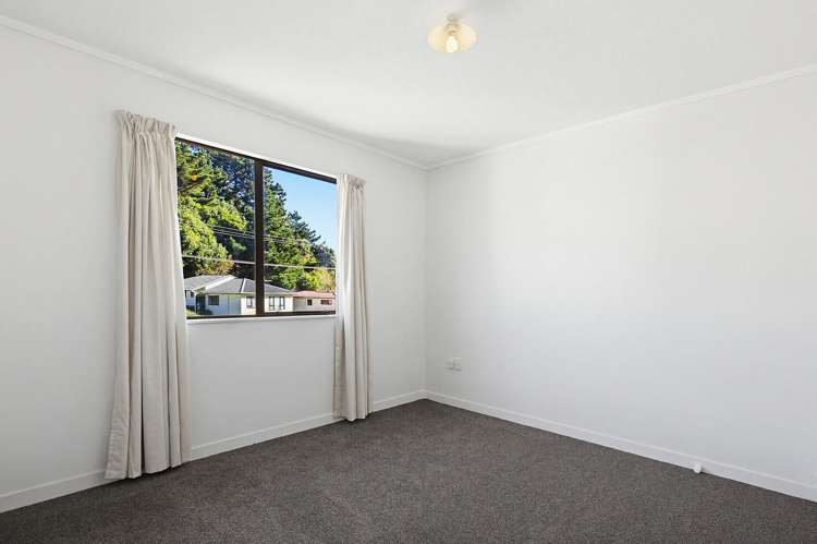 48 Cardiff Crescent Cannons Creek_11