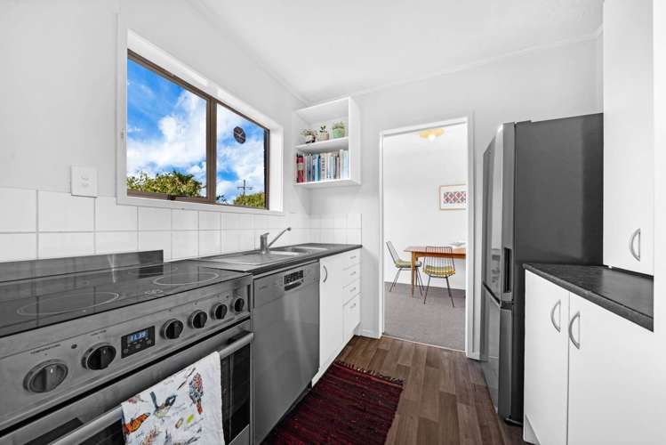 2/151 Blockhouse Bay Road_5
