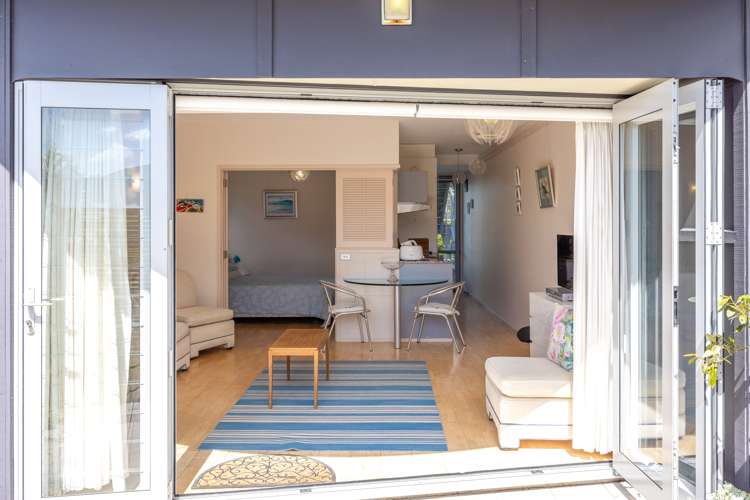 6/136 Ocean View Road Oneroa_3