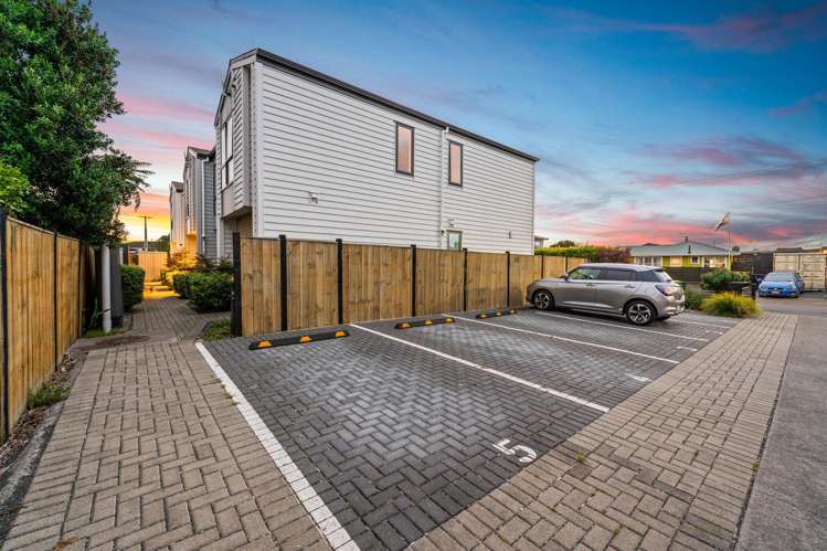 5/1a Royal View Road Te Atatu South_17