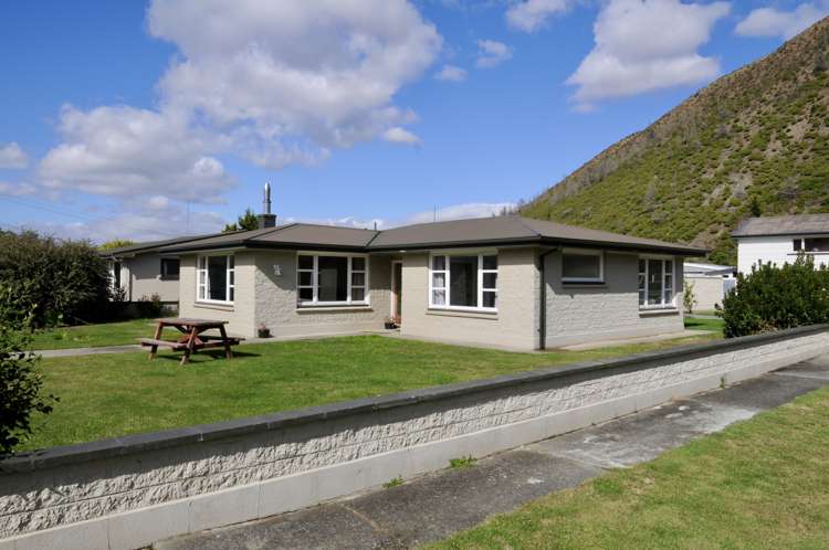 85 Bledisloe Street Kurow_19