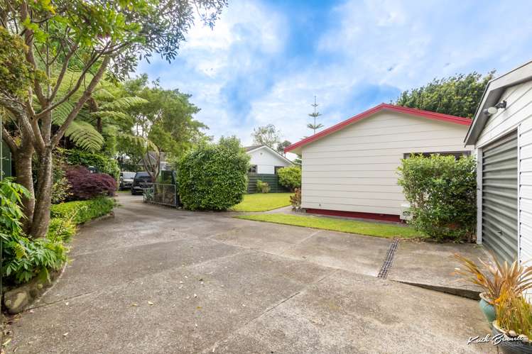 44a Larchmont Grove Totara Park_16