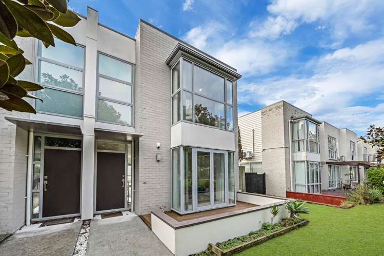 87 Popokatea Drive_1