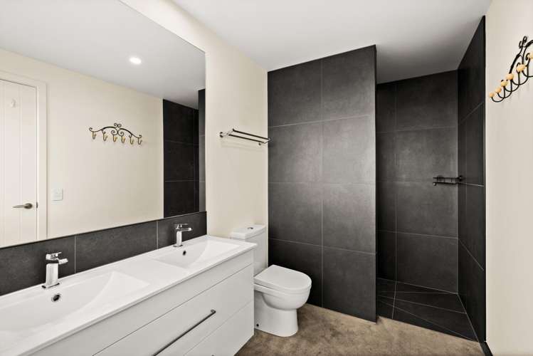 204 Eskridge Drive Bay View_15