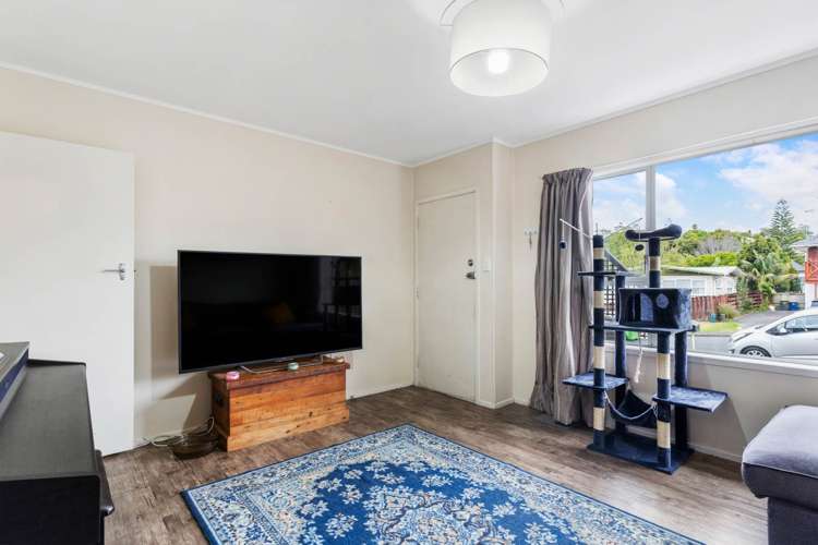 2/2 Halberg Street Glenfield_3