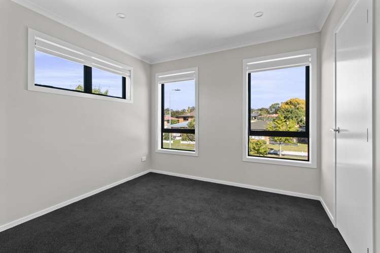 2/1 Garthwood Road Hillcrest_11