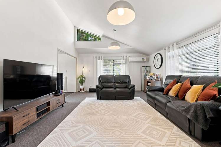 2/243 Main Highway Ellerslie_1