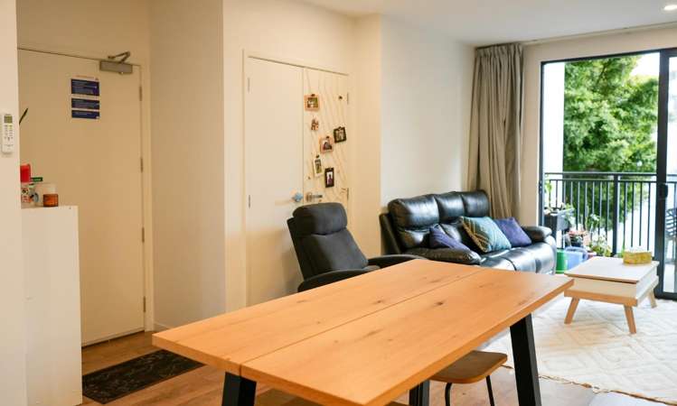 1A/104 KINGS ROAD Mount Roskill_3
